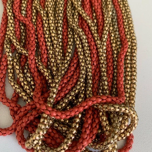 Waterfall necklace in salmon and gold. - Picture 4 of 5